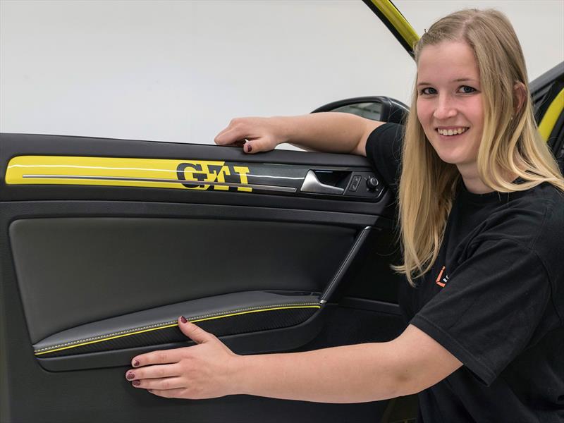 Volkswagen GTI Dark Shine