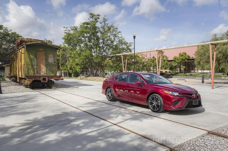 Toyota Camry 2018