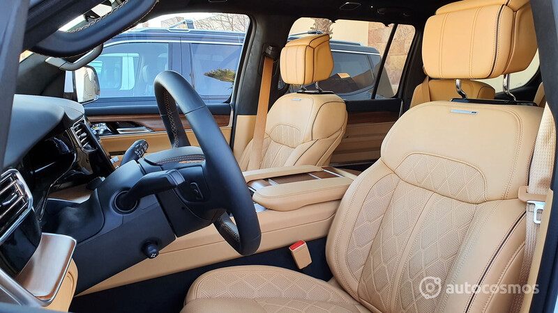 Interior Jeep Grand Wagoneer 2022