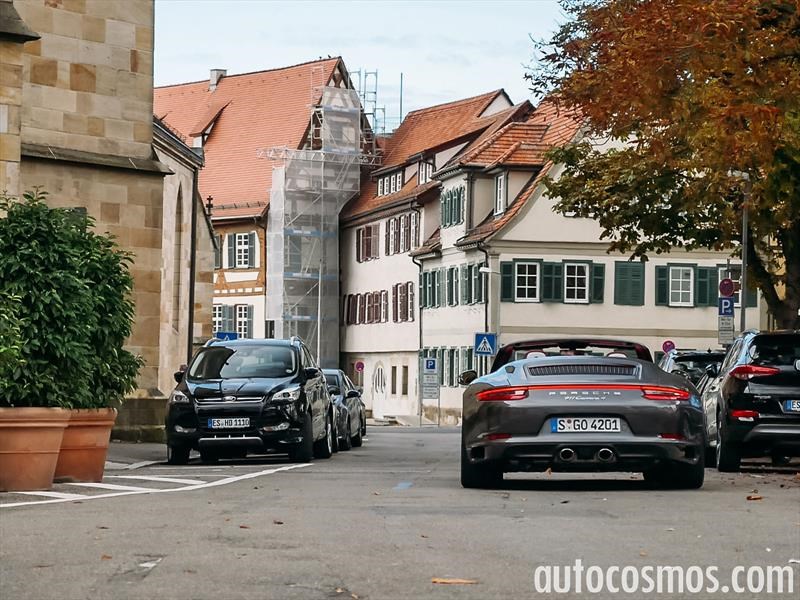 Porsche 911 Carrera 4 Cabriolet 2017