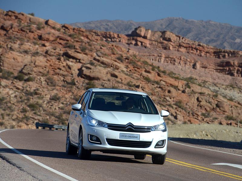 Manejamos el nuevo Citroën C4 Lounge
