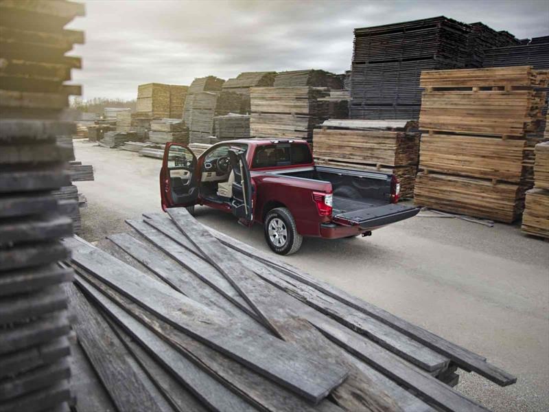 Nissan Titan XD King Cab 2017