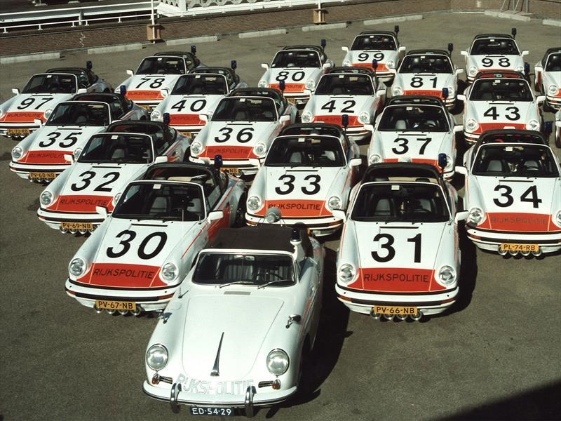 Porsche rinde homenaje a la Rijkspolitie