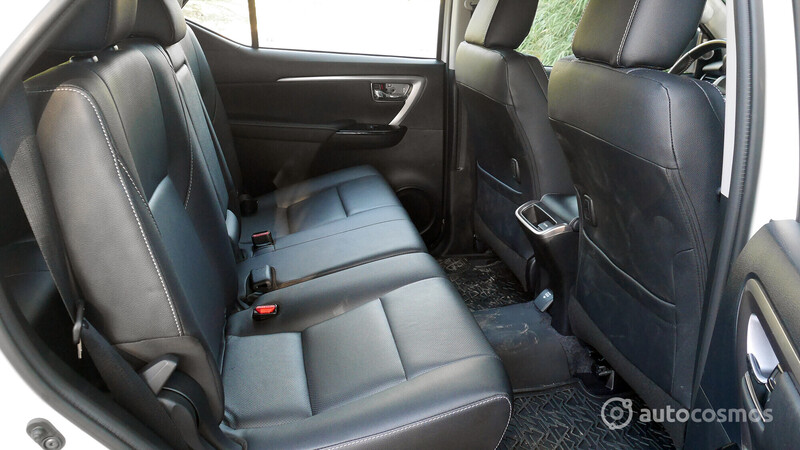 Test Drive Toyota Hilux 2021