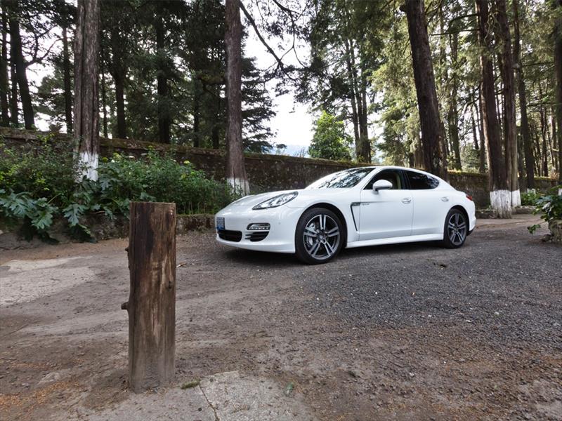 Porsche Panamera S Hybrid 2012