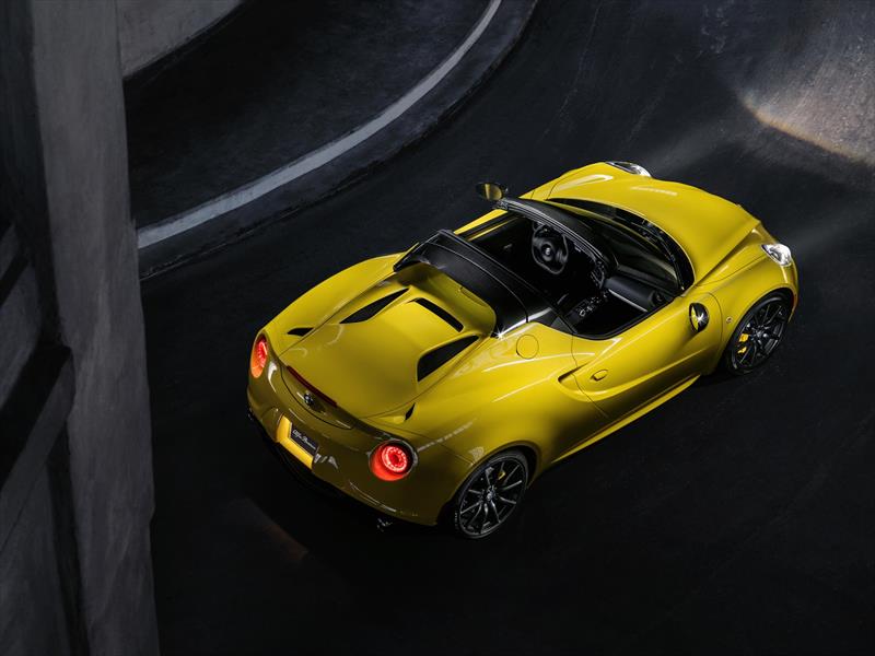 Alfa Romeo 4C Spider 2015