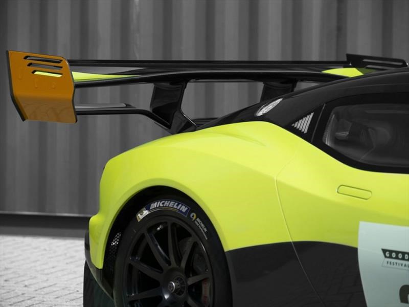 Aston Martin Vulcan AMR Pro