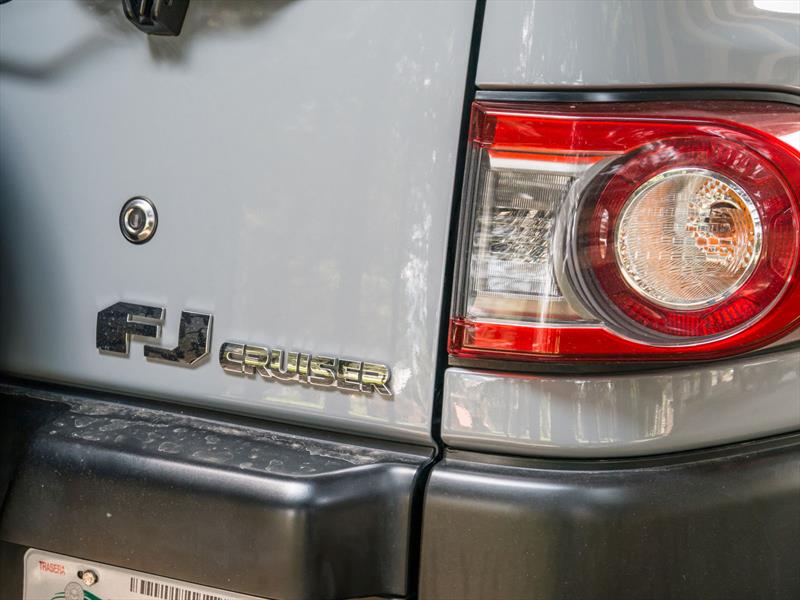 Toyota FJ Cruiser 2014