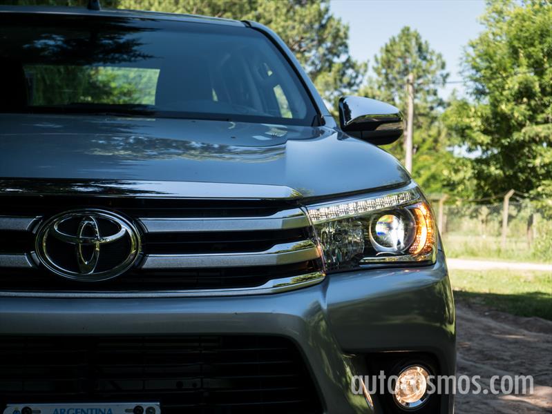 Nueva Toyota Hilux a prueba