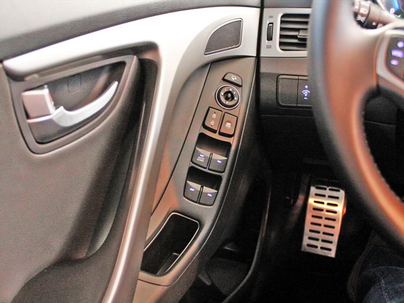 Hyundai New Elantra 2014. Lanzamiento en Chile