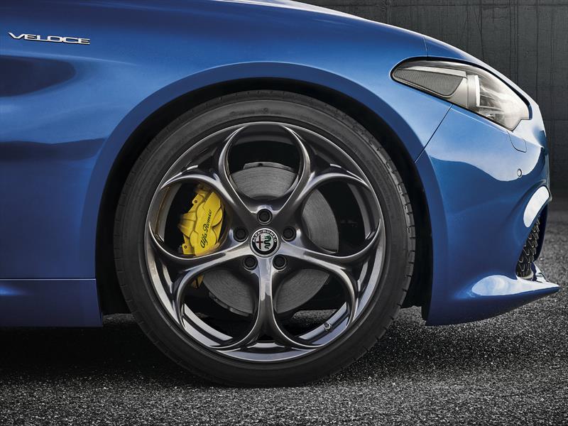 Alfa Romeo Giulia Veloce 2017