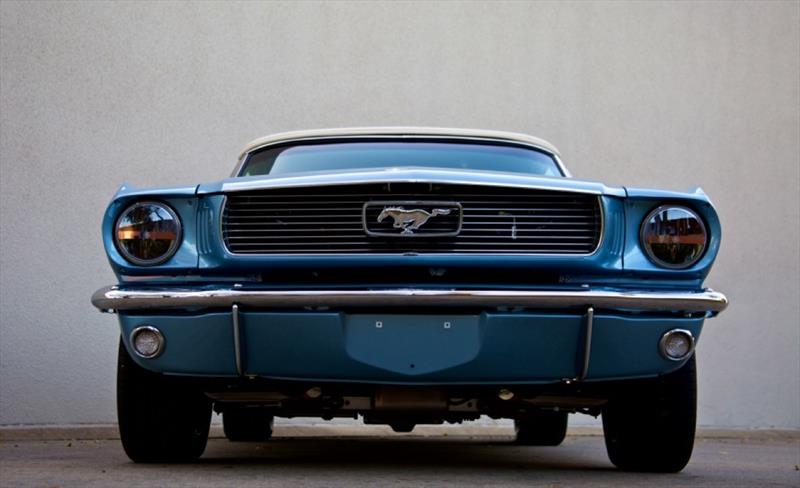 Mustang por Revology Cars