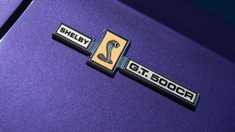 Blurple Shelby GT500CR por Classic Recreations