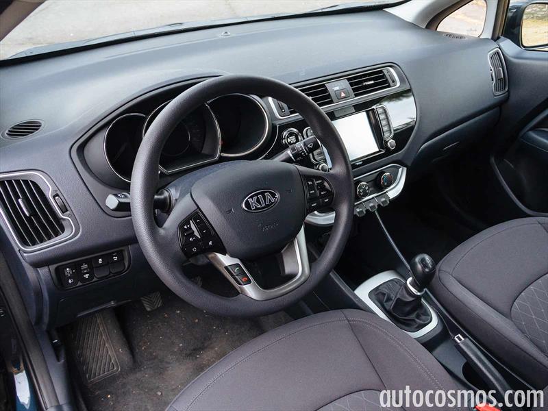 Kia Rio sedán 2016