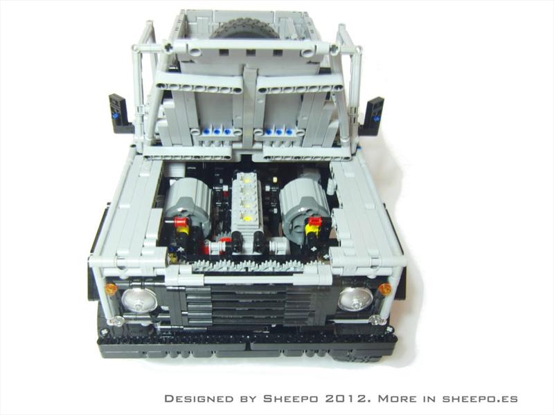 Land Rover Defender 110 con piezas de LEGO