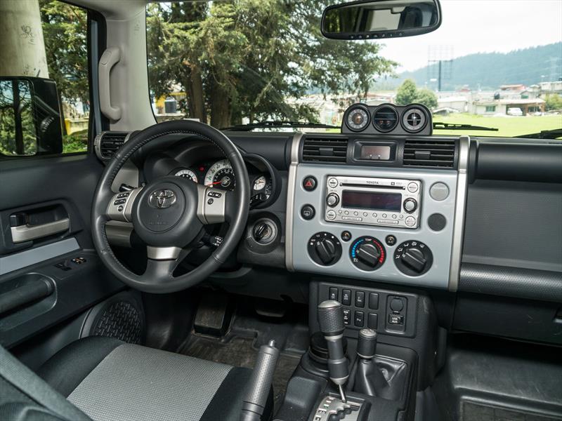 Toyota FJ Cruiser 2014