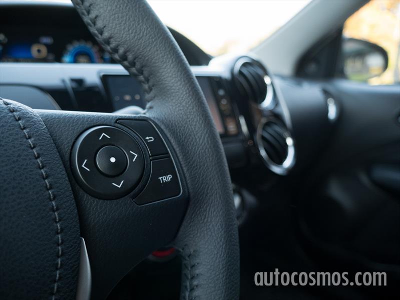 Prueba al renovado Toyota Etios 2016