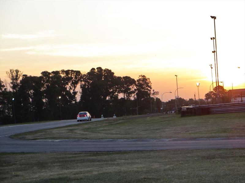 Un dia en la pista con el FIAT Linea Competizione