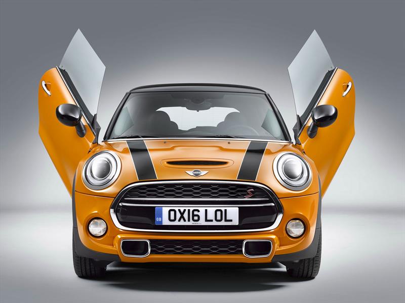 MINI estrena puertas de tijera