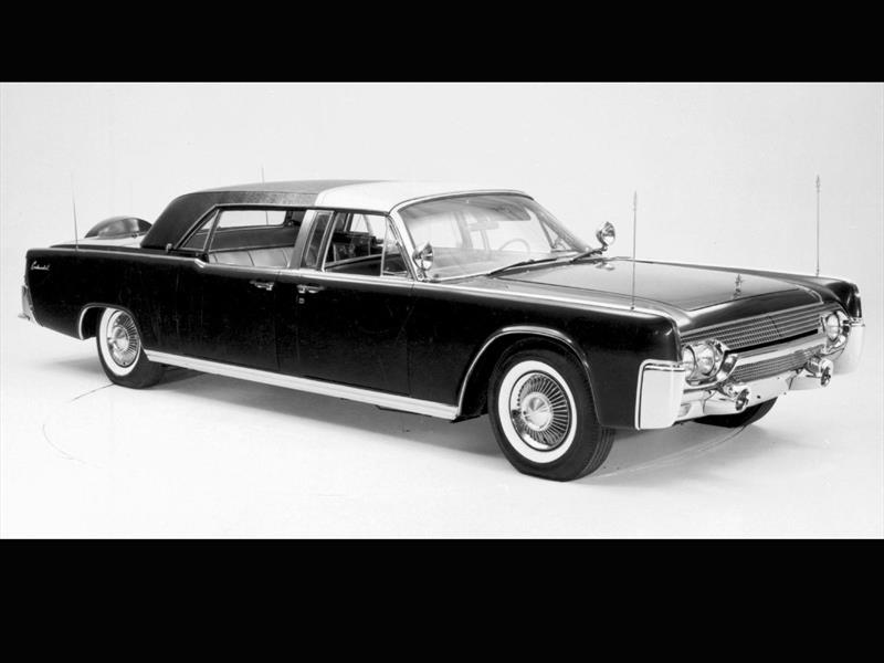 JFK - Lincoln 1961 Presidential Limo