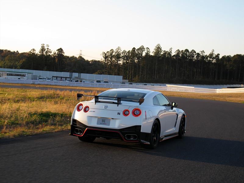 Nissan GT-R NISMO 2014, manejo en Japón