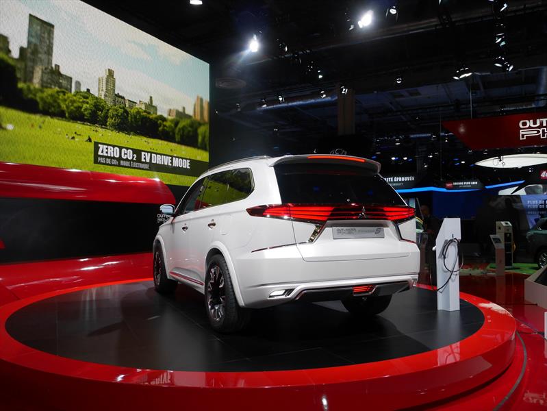Mitsubishi Outlander PHEV Concept S