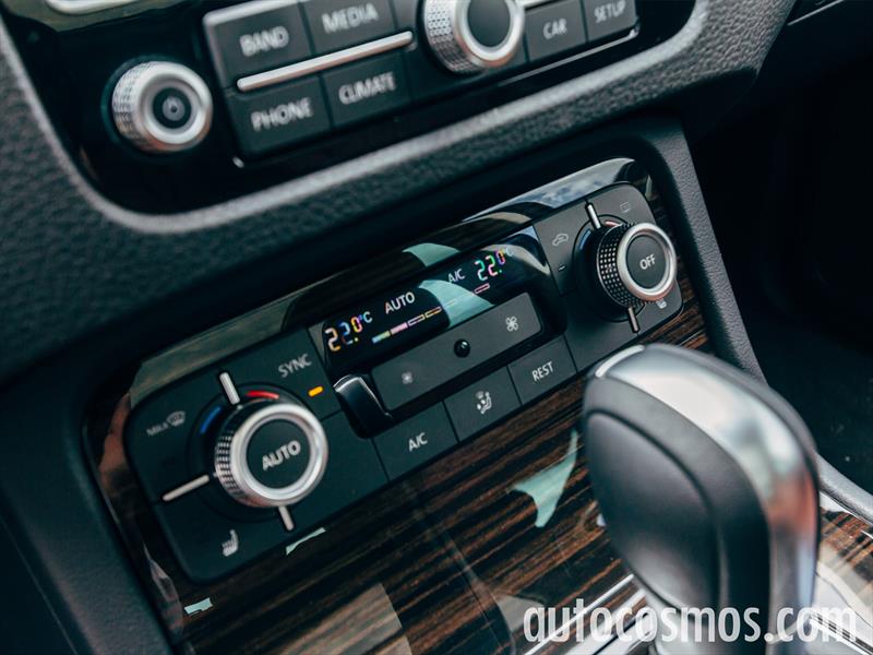 Volkswagen Touareg 2015