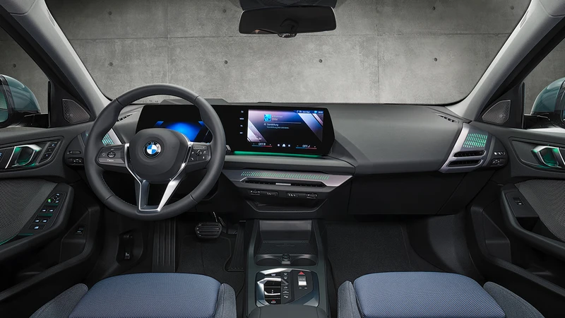 BMW 120 (F70) 2025