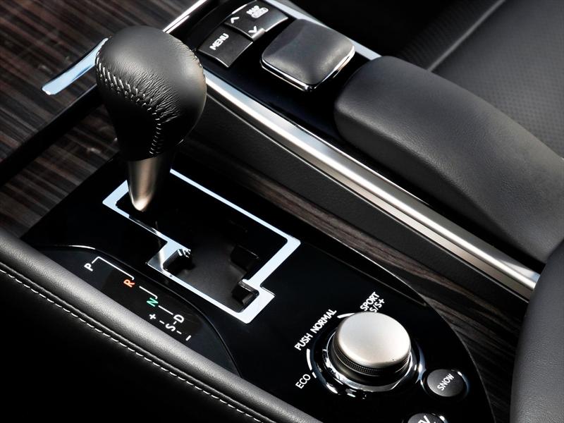 Mejores interiores 2013: Lexus GS450h