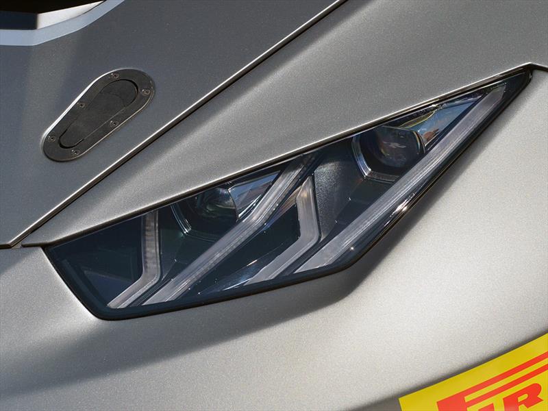 Lamborghini Huracan LP620-2 Super Trofeo