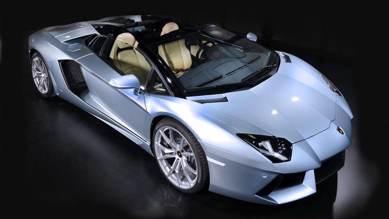 Lamborghini Aventador LP-700-4 Roadster