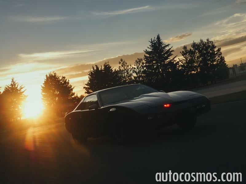 BMW Serie 7 2017 vs KITT