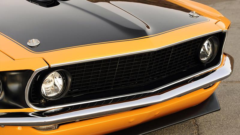 Ford Mustang retro moderno