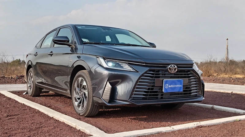 Toyota Yaris Sedán HEV 2026 a prueba en México
