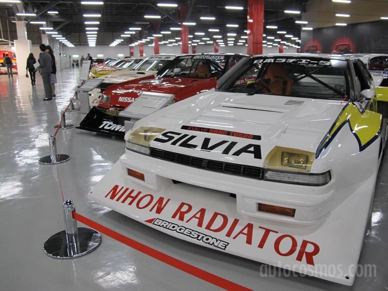 Nissan 80 aniversario - Autos de competencia