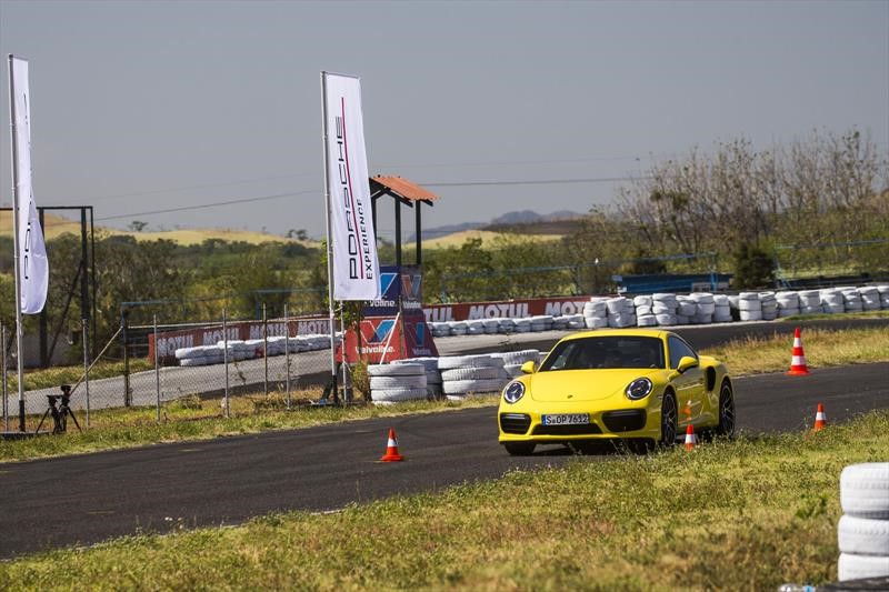 Porsche Driving Experience Guatemala 2018