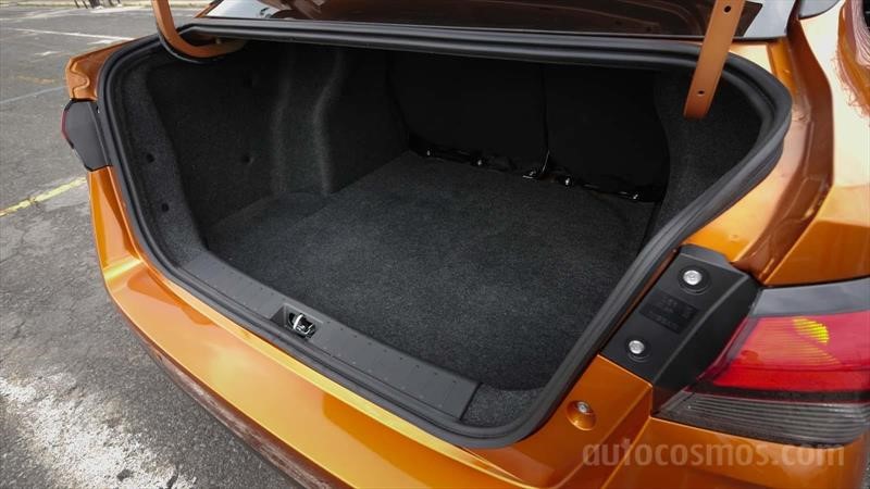 Nissan Versa 2020