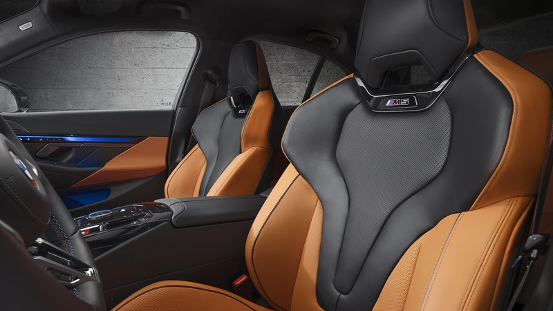 BMW M5 2025 (G90)