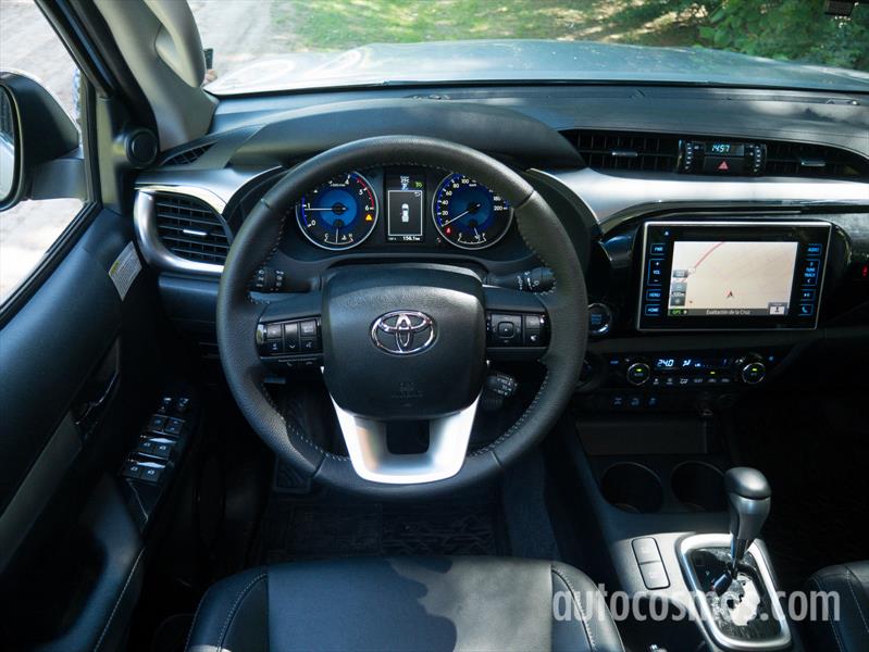 Nueva Toyota Hilux a prueba