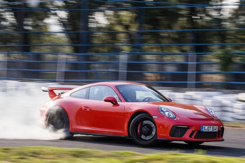 Porsche Driving Experience Guatemala 2018