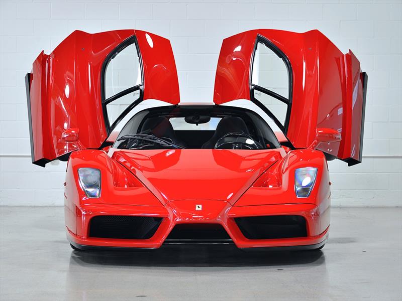 Ferrari Enzo 2003 a la venta con 354 millas