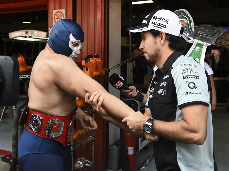 Checo Pérez y Blue Demon Jr.