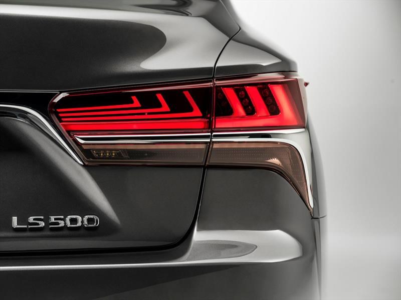 Lexus LS 2018