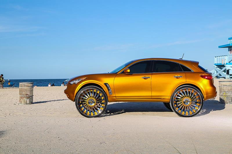 Infiniti FX con rines Forgiato de 32 pulgadas