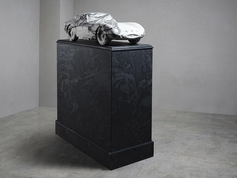 Una Ferrari 250 GTO hecha en mármol