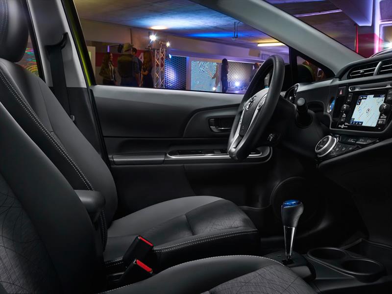 Toyota Prius C Hybrid 2015