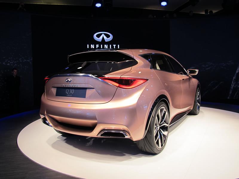 Infiniti Q30 Concept se presenta