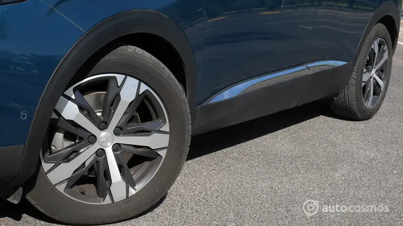 Test Peugeot 3008 Hybrid4