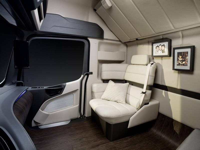 Mercedes-Benz Future Truck 2025 Concept