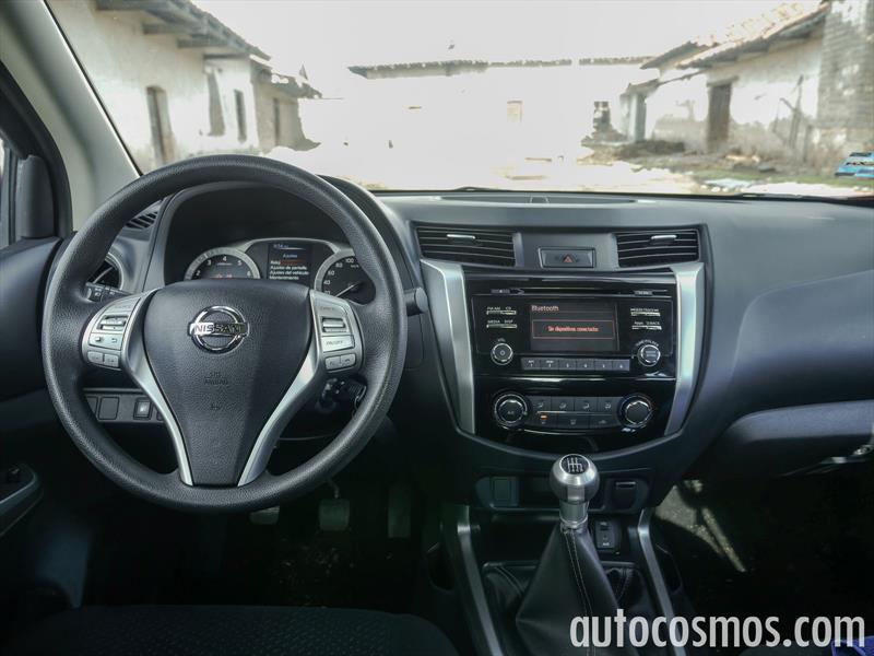 Nissan NP300 vs Toyota Hilux vs Mitsubishi L200